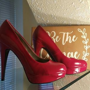 Red Patent Leather Guess Pumps